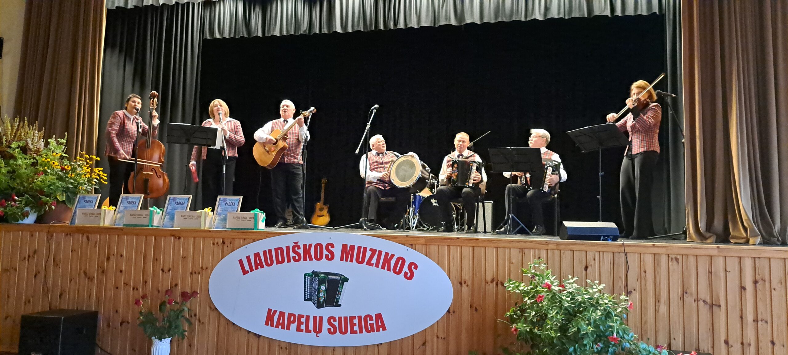 Vėl džiugino tradicinė Kapelų sueiga