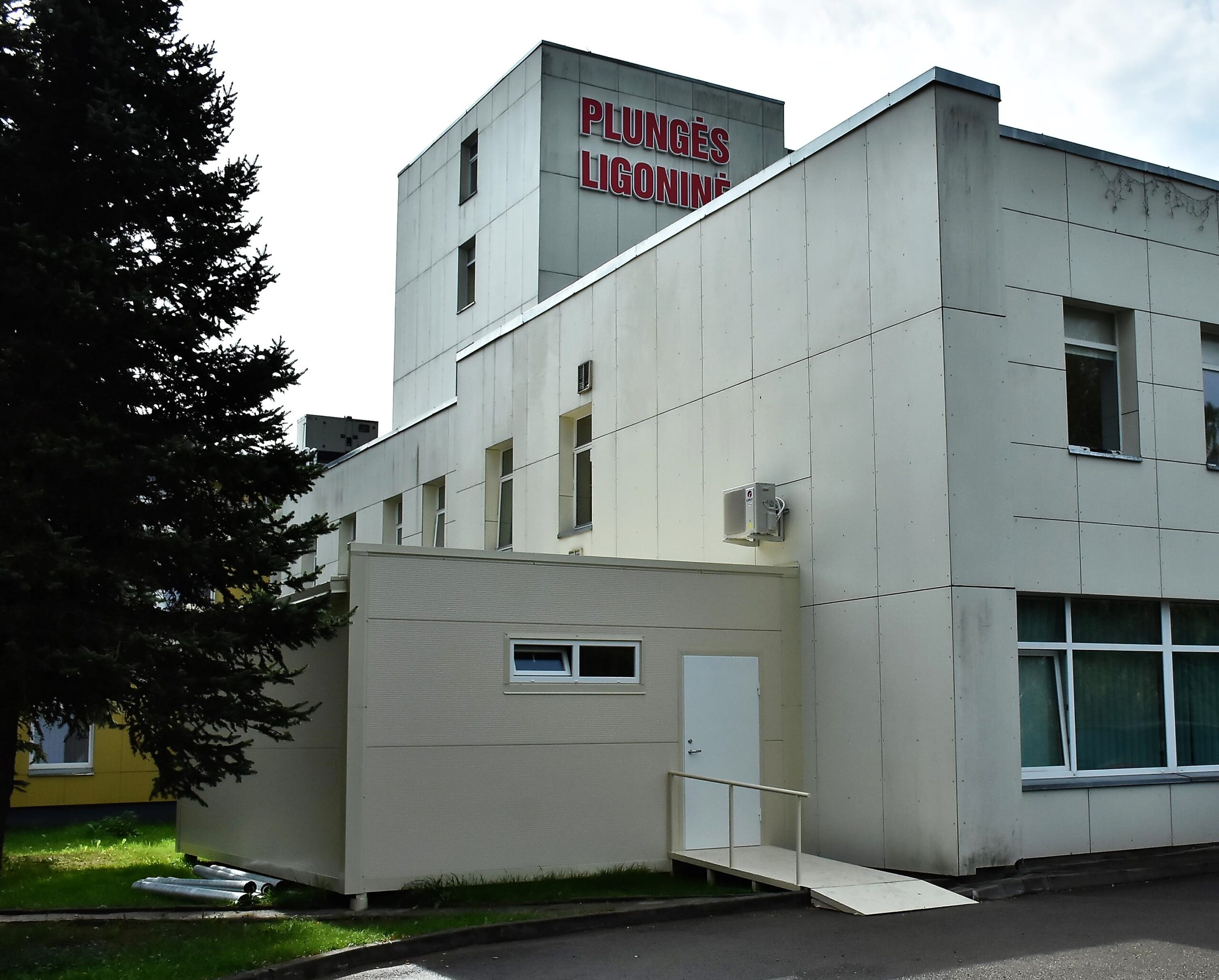 Senolę medine lenta uždaužęs vyras teigia įvykio neprisimenantis