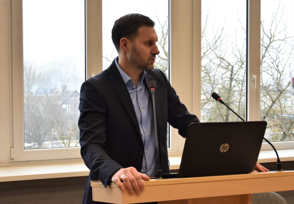 „Dirbame žmonėms, o ne siauriems interesams“: interviu su Tarybos nariu Mindaugu Kaunu