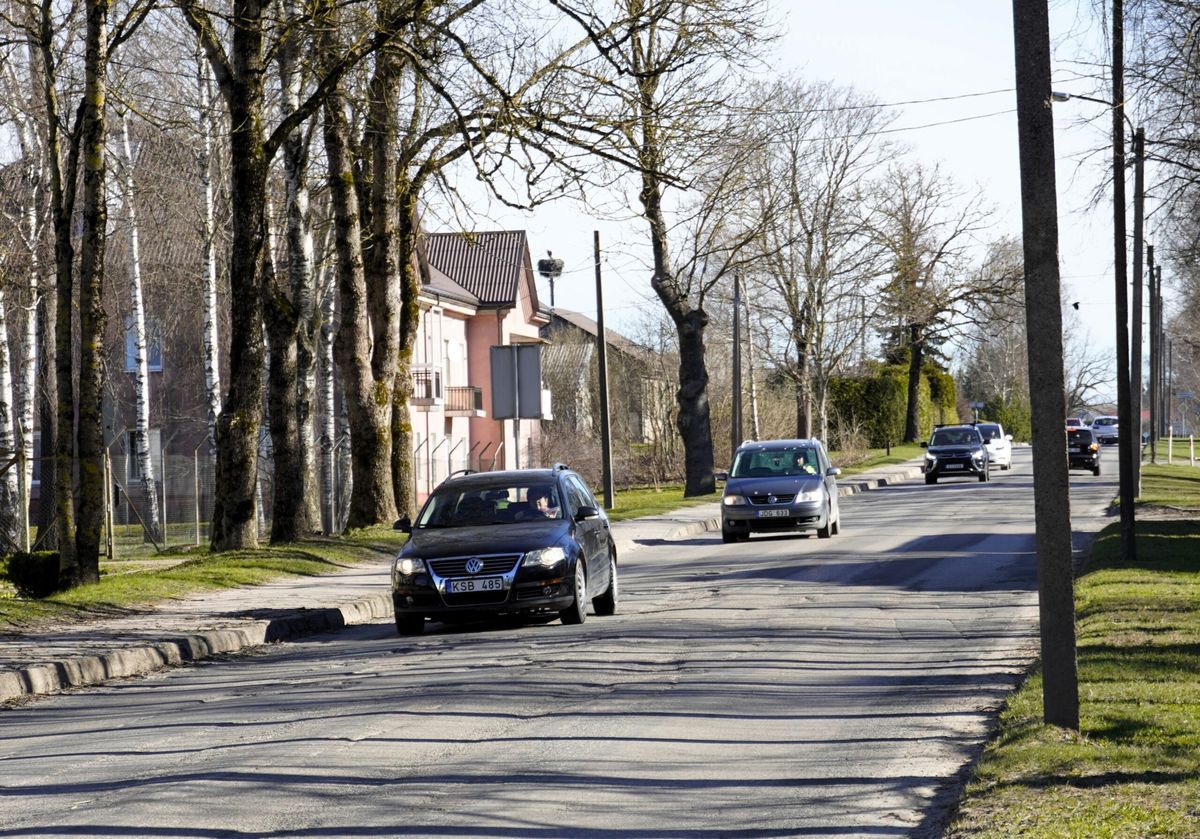 Pas­kui dvi­ra­čių ta­kus „at­ke­liau­ja“ ir gat­vės