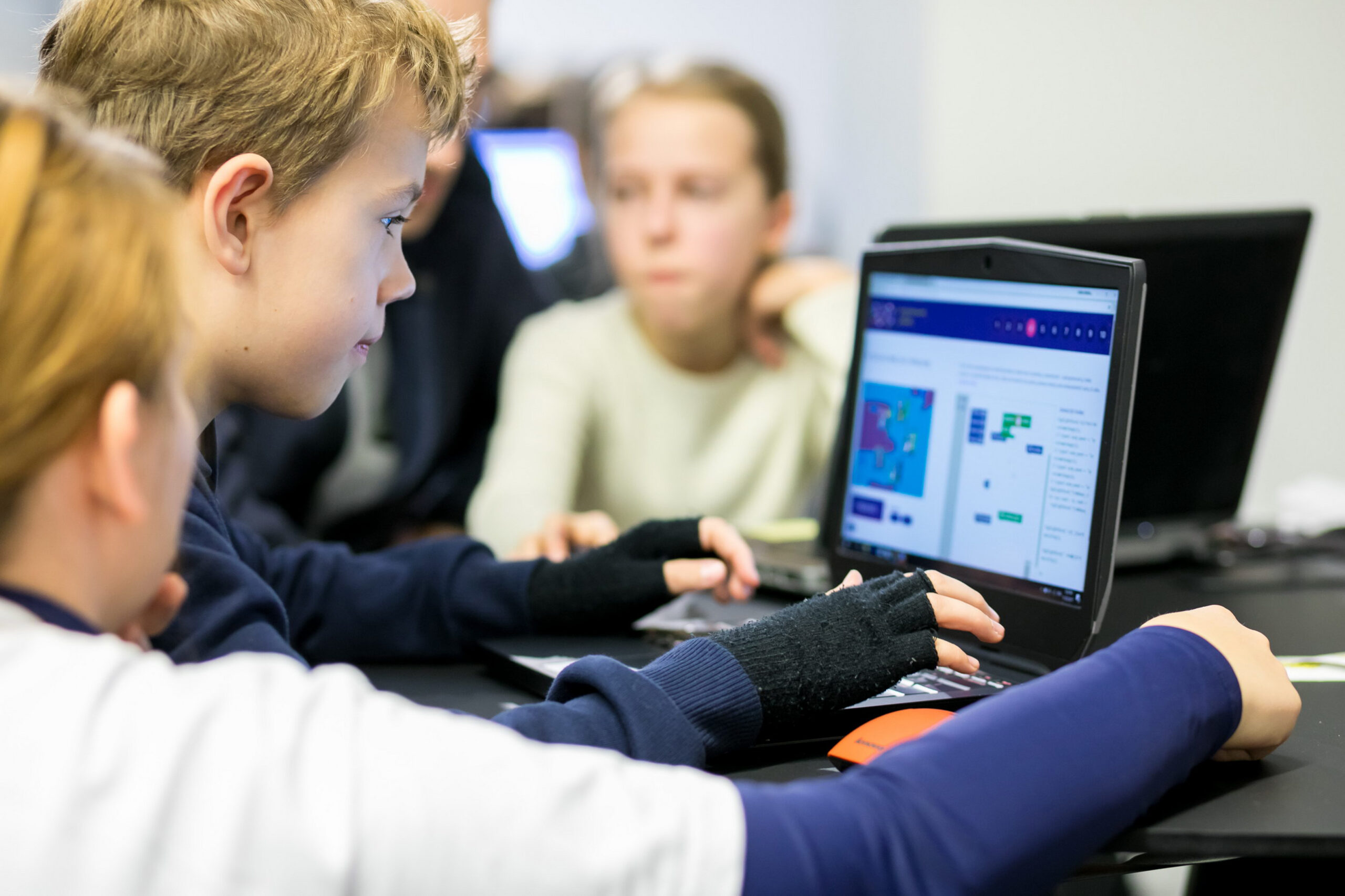 Rugsėjį mokyklos pasitiks pilnesnėmis klasėmis