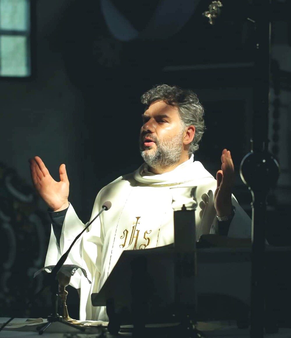 Klebonas Tomas Žlibinas: „Parapija gyva ne pastatais, o bendruomene“