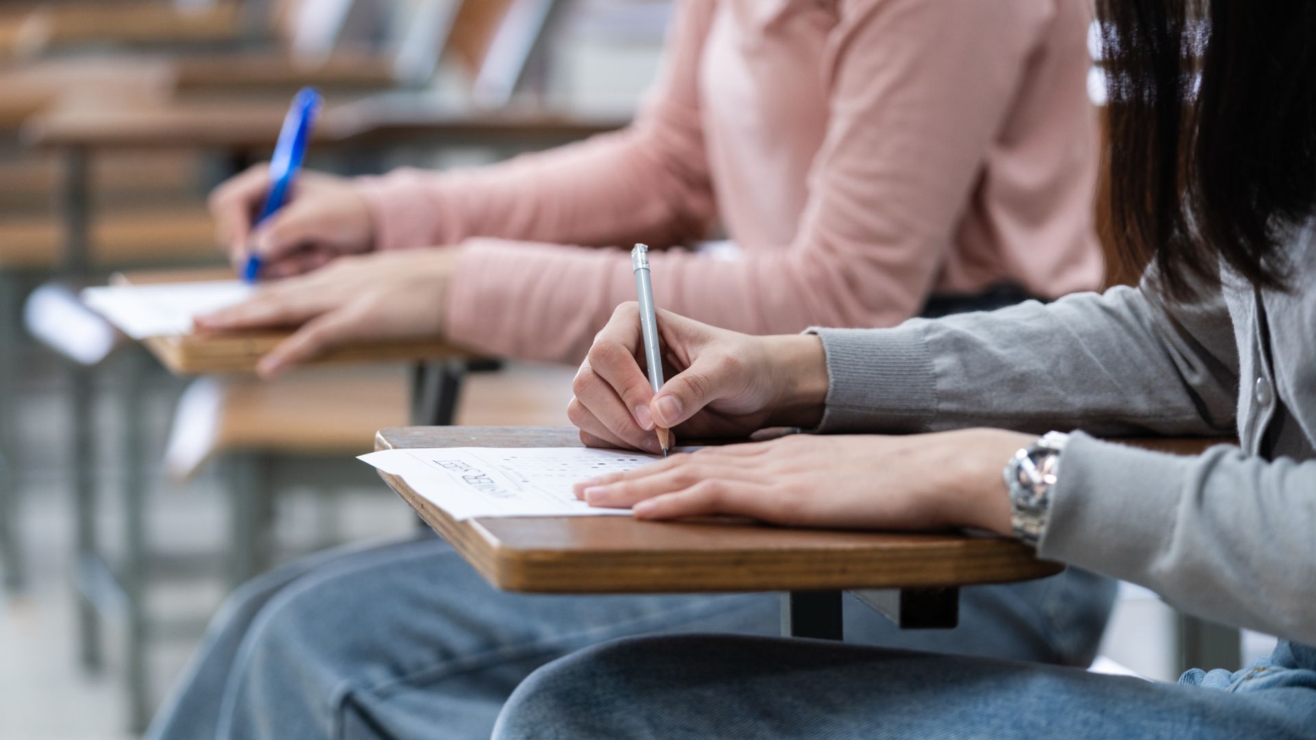 Pir­mas eg­za­mi­nų „der­lius“ Plun­gė­je – 24 šim­tu­kai, Rie­ta­ve – 2