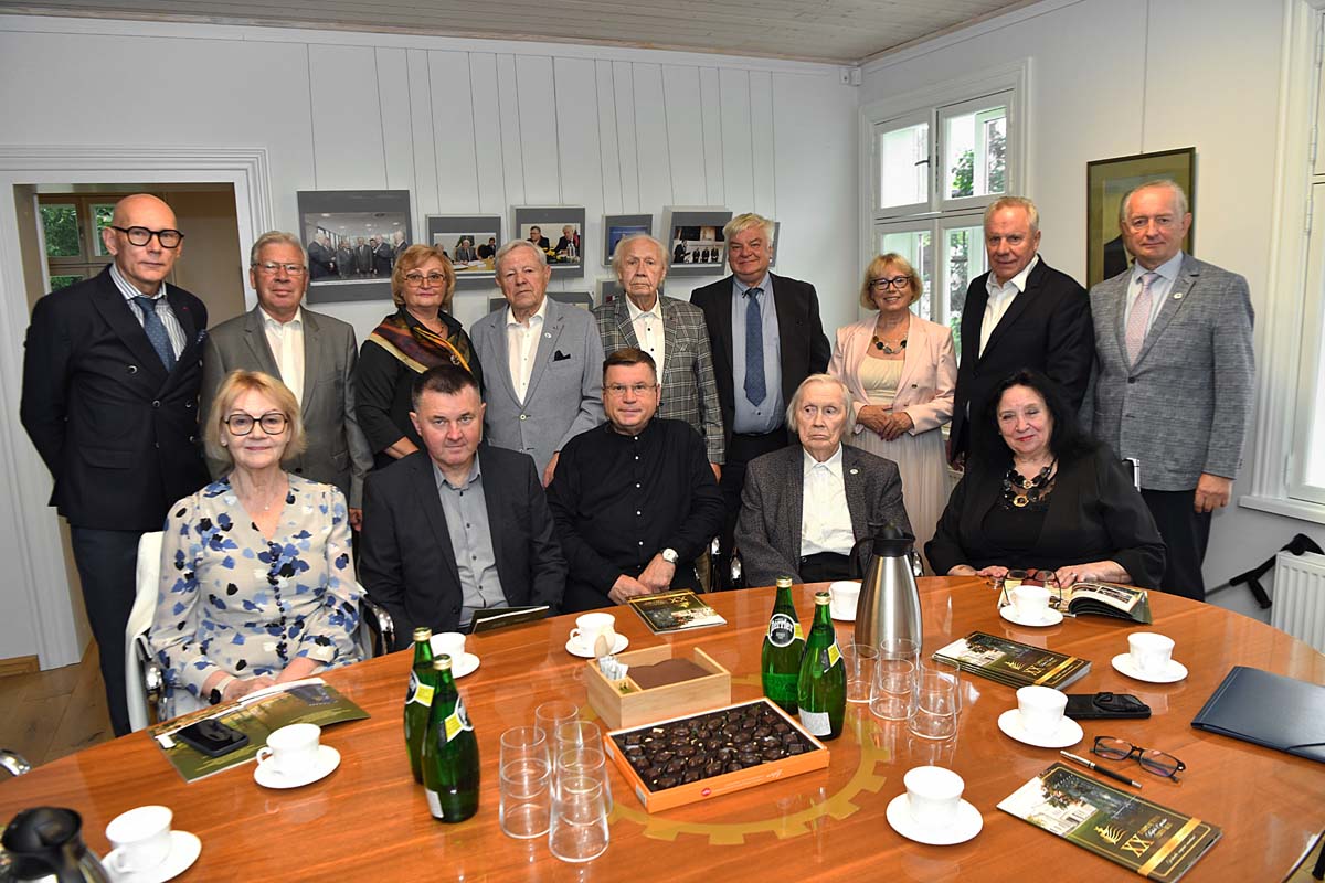Plun­giš­kių drau­gi­jos nu­veik­ti dar­bai ir atei­ties pla­nai