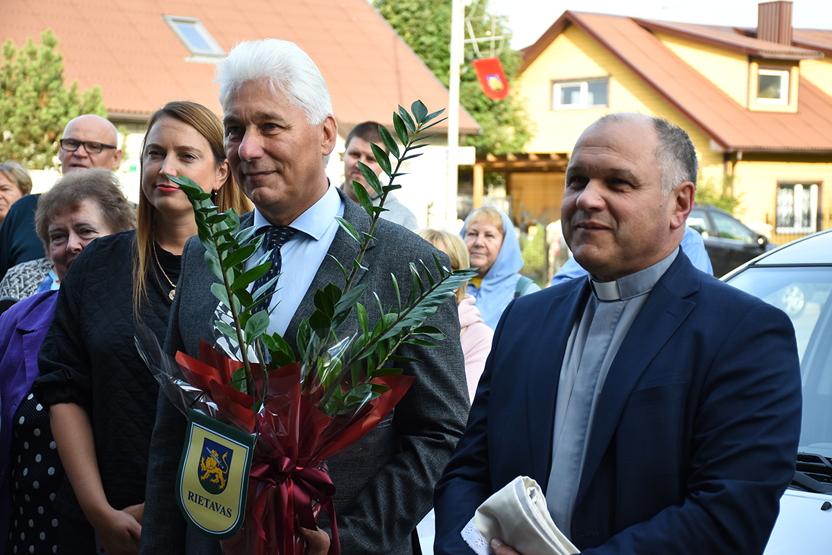 Mykolinių šventė įskėlė nesantaikos kibirkštį tarp klebono ir Savivaldybės