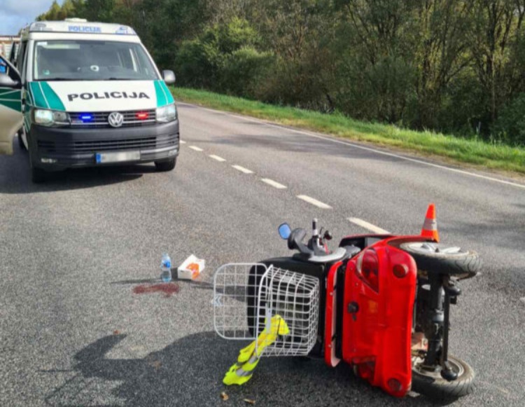 Sen­jo­rė su­kė­lė ava­ri­jų vir­ti­nę