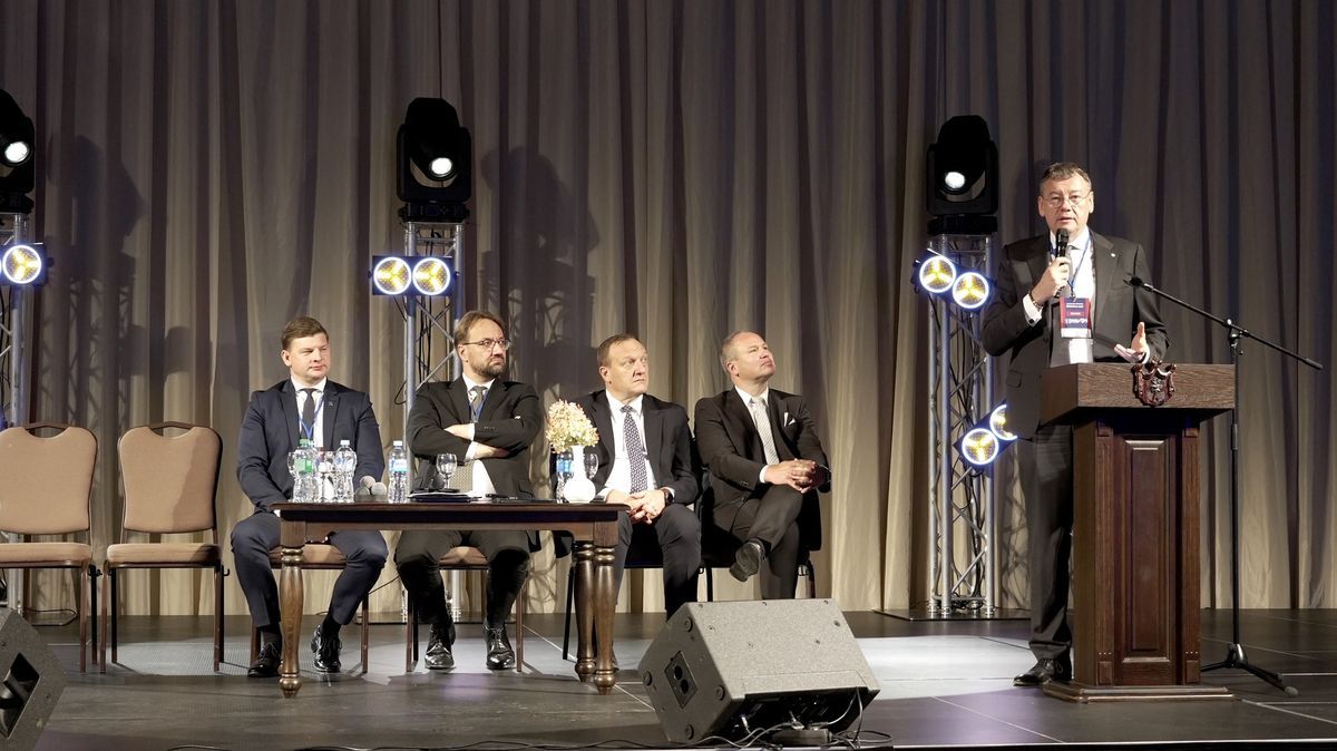 Žemaitija 2035: regioninis forumas Plungėje subūrė šalies lyderius