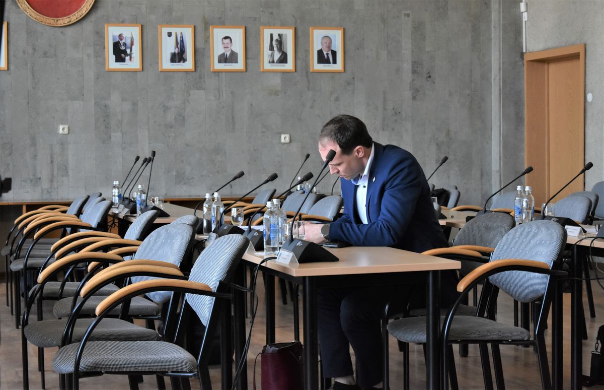 Metė dezinformacijos šešėlį