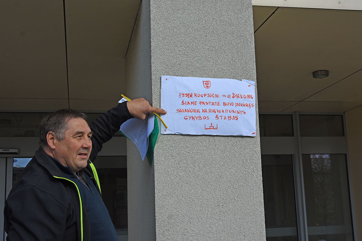 No­ri ryš­kaus ir iš to­lo pa­ste­bi­mo at­mi­ni­mo ženk­lo