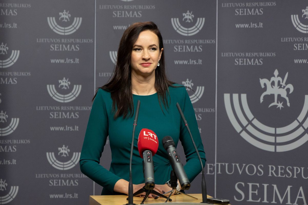 Įvertino Ruginienės siūlomą darbo savaitės trumpinimą: iliuzija, kad ekonomika nenukentės