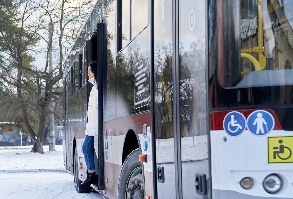 Laukti autobuso – tik į stotelę