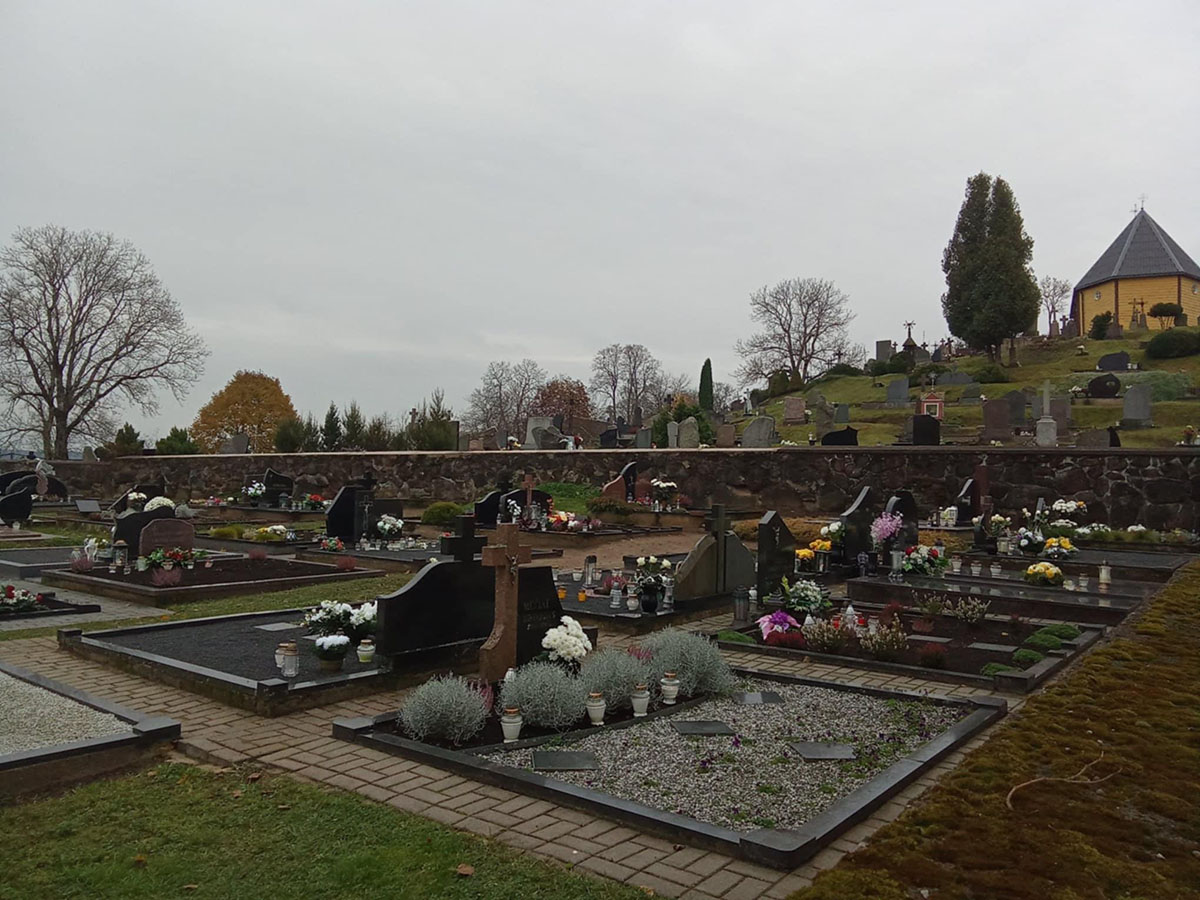 Vė­li­nių rim­tį ap­tem­dė Tve­rų ka­pi­nė­se už­suk­tas van­duo