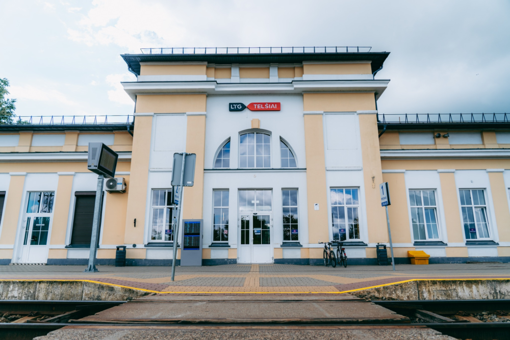 Planuojate kelionę traukiniu? Teks sėsti į autobusus