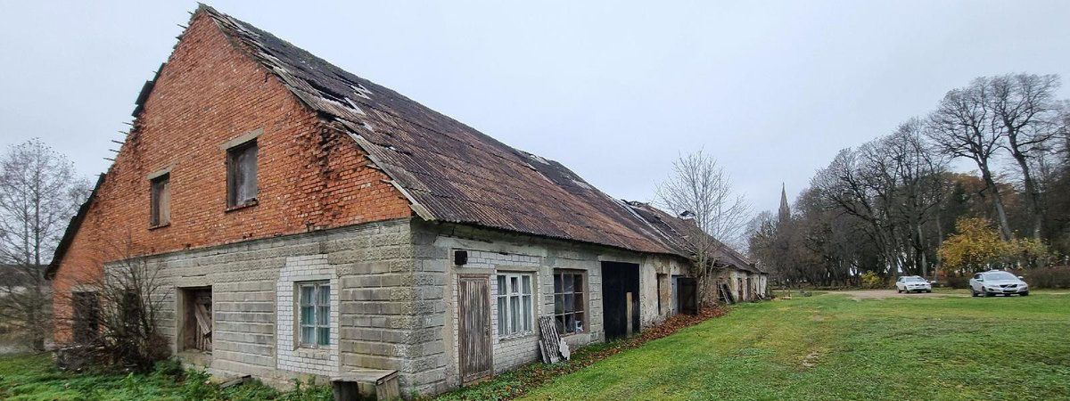 Nuk­ri­to naš­ta nuo pe­čių: Ša­tei­kių dva­ras par­duo­tas