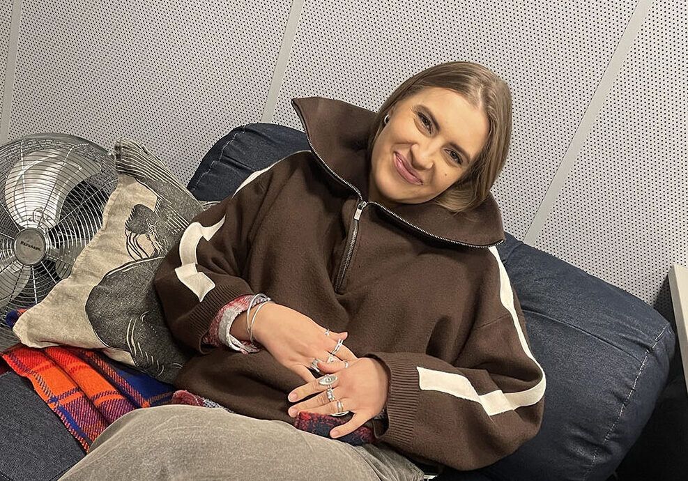 „Įsi­my­lė­ju­sių au­sų“ at­li­kė­ja Eve­Bei ieš­ko ir gim­to­jo­je Plun­gė­je