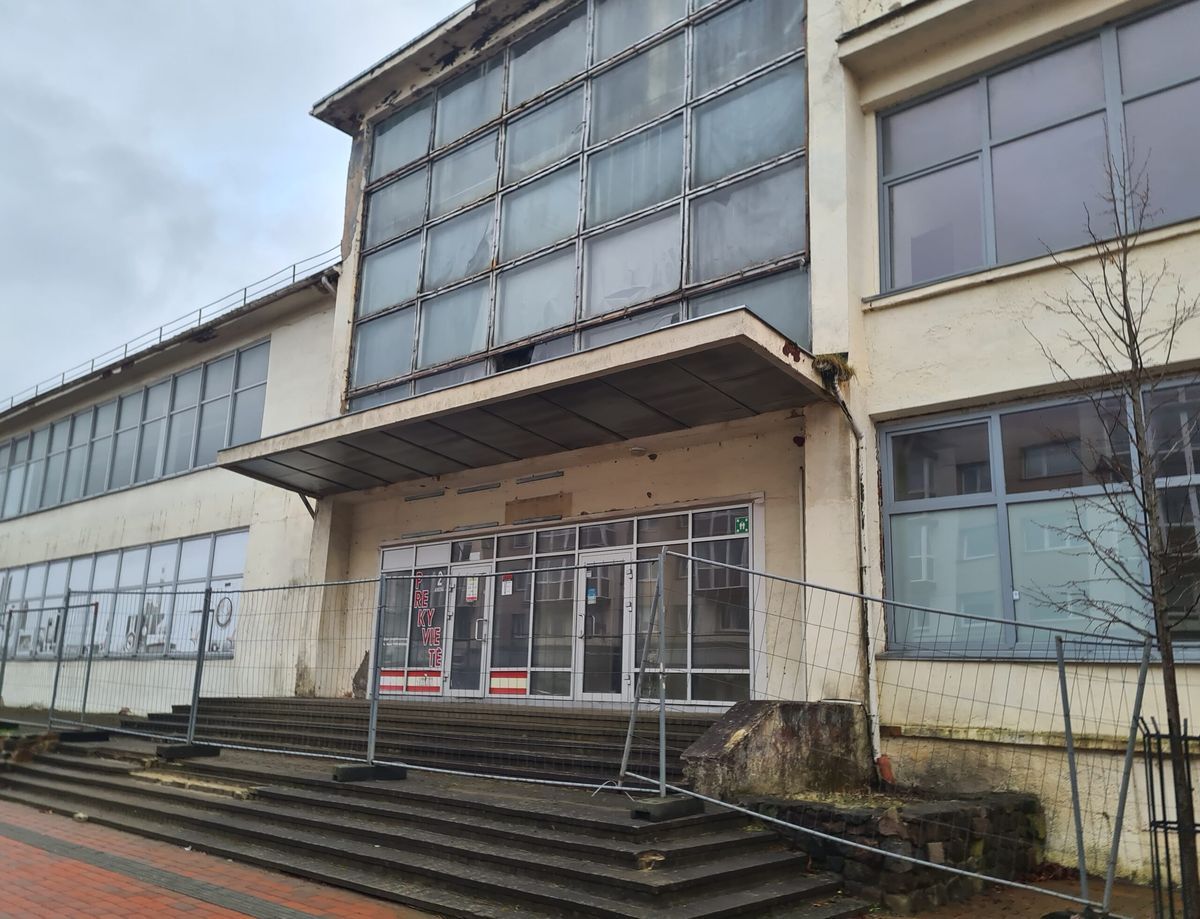 Trys Tarybos nariai gina netvarkomo „Germanto“ restorano pastato savininką nuo didesnių mokesčių