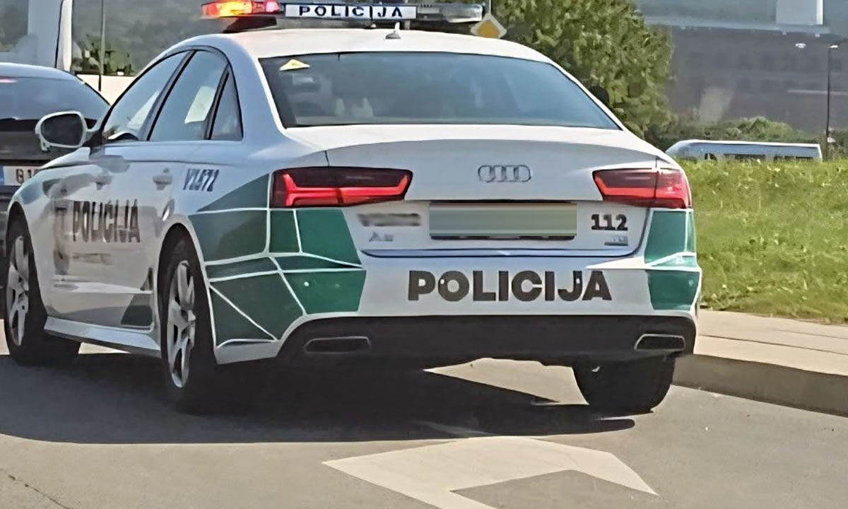 Ras­ta ir paim­ta 100 elekt­ro­ni­nių ci­ga­re­čių