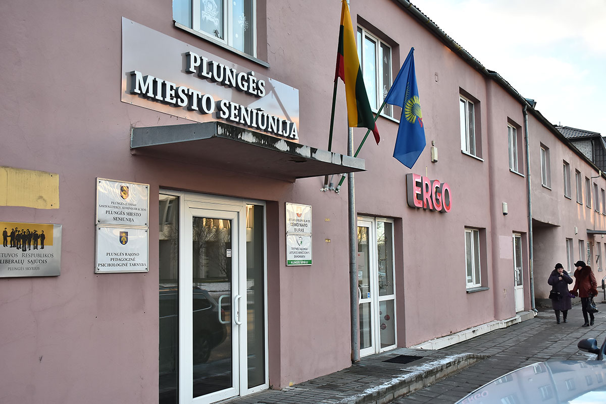 Mies­to se­niū­ni­jai ir to­liau va­do­vaus mo­te­ris