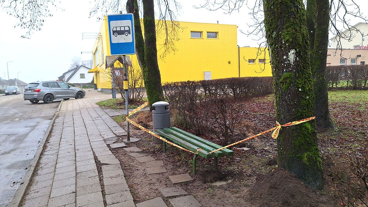 Au­to­bu­sų sto­te­lių įren­gi­mas mies­te pa­ju­dė­jo