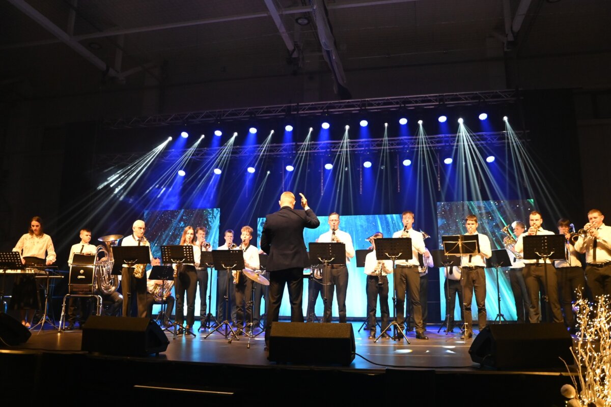 Metai užbaigti tradiciniu kalėdiniu vakaru