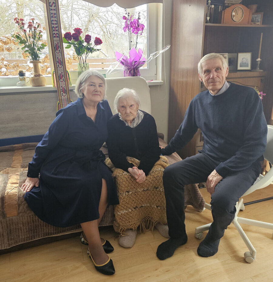 „Šir­dy­je ji vis dar Plun­gė­je, gim­tuo­siuo­se Kap­sū­džiuo­se…“