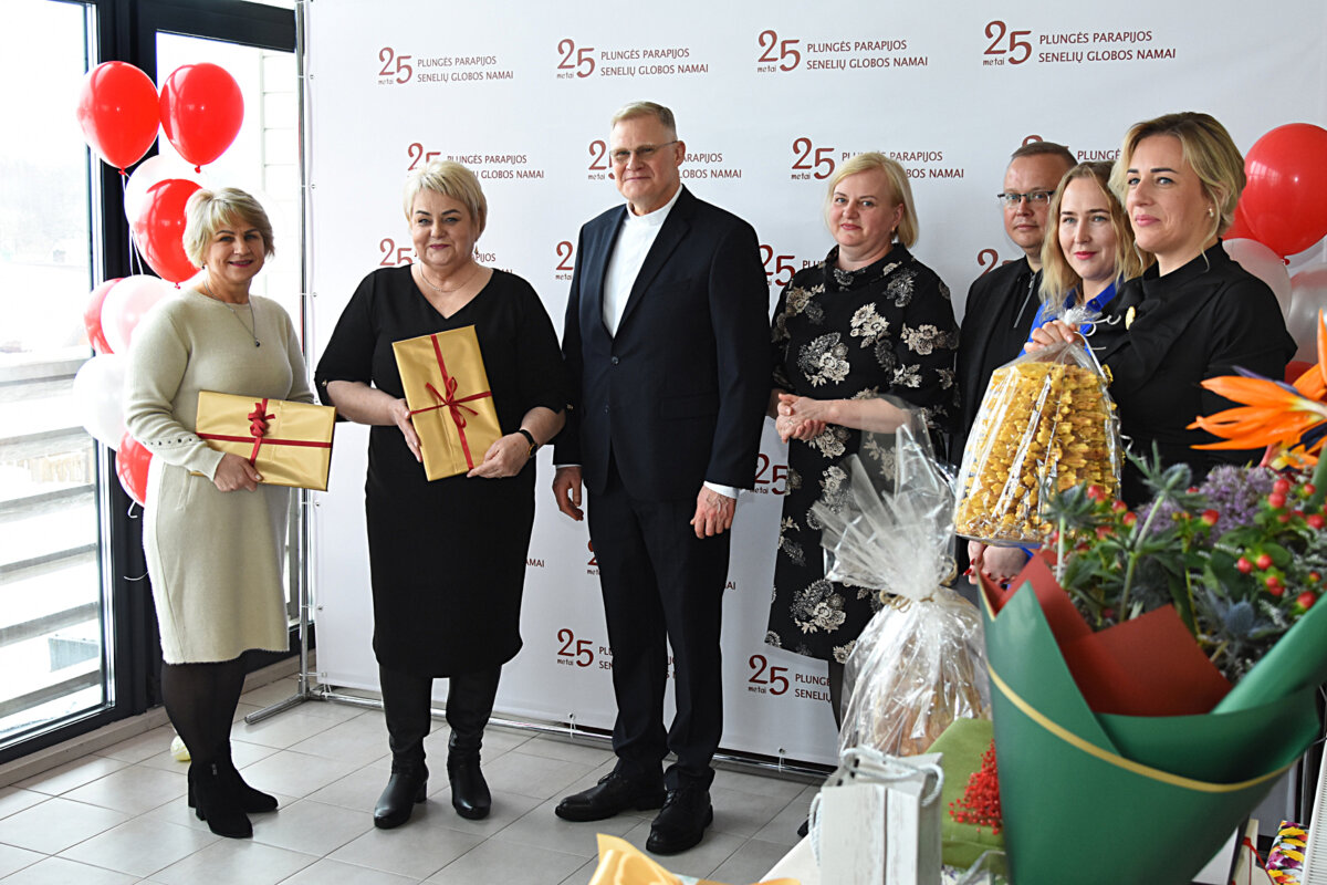 Plungės senelių namams – 25-eri!