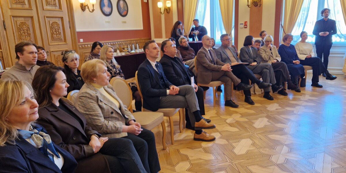 Na­cio­na­li­nės kul­tū­ros dar­bot­var­kės link­me