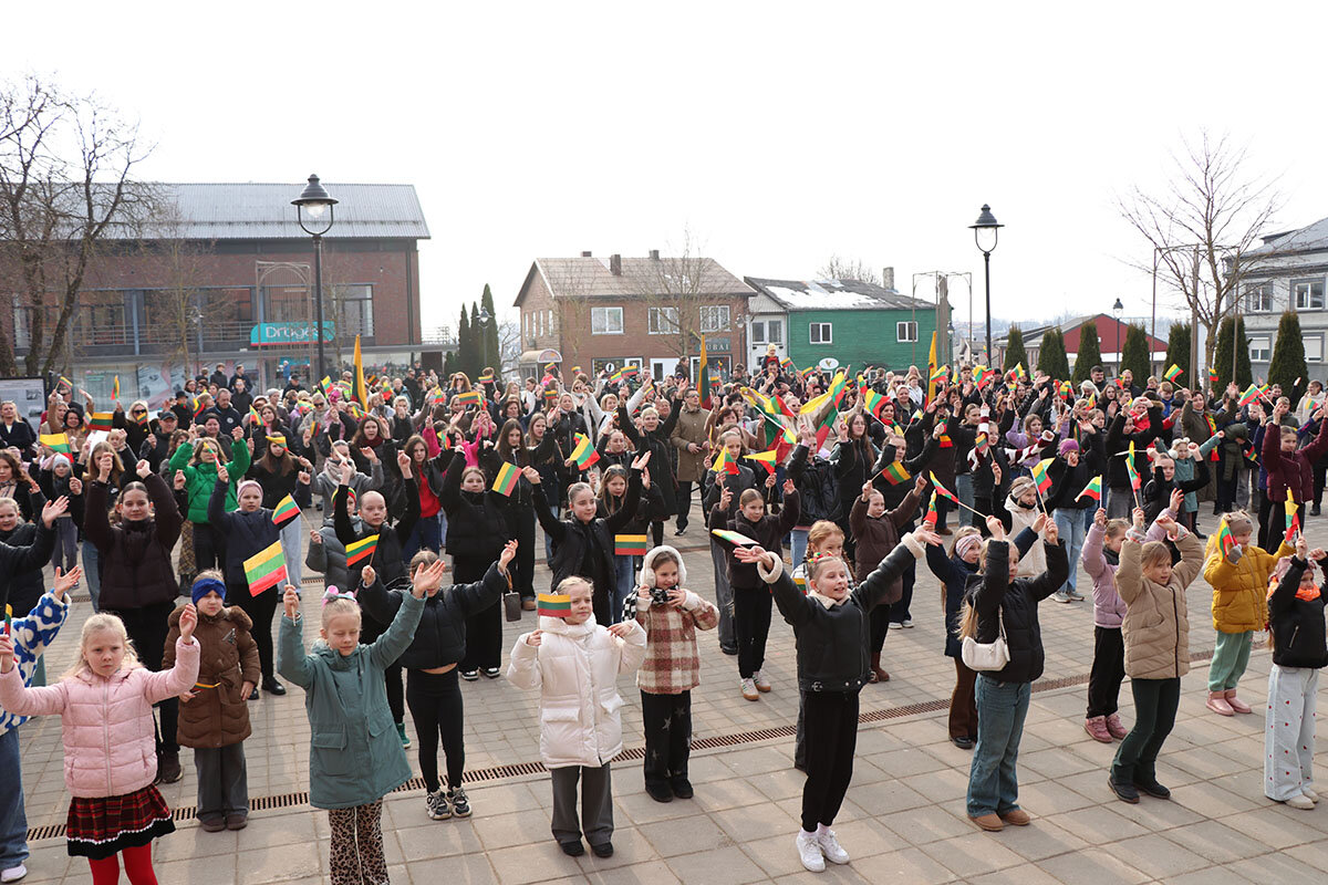 „Lais­vė nė­ra duo­ty­bė. Ji yra tol, kol ją sau­go­me, puo­se­lė­ja­me ir per­duo­da­me iš kar­tos į kar­tą“