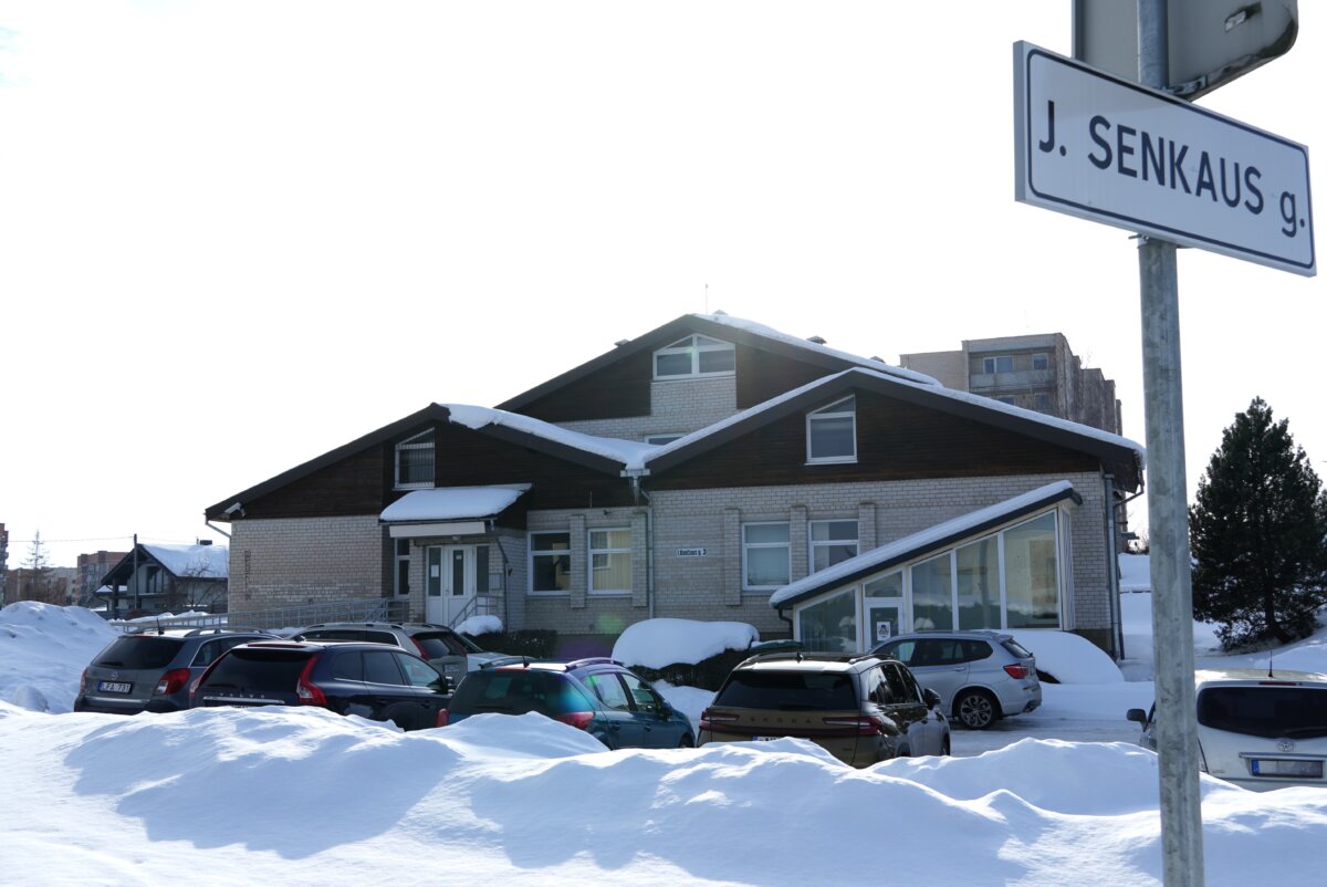 „Plun­gės būs­tas“ ruošia­si keis­ti būs­tą