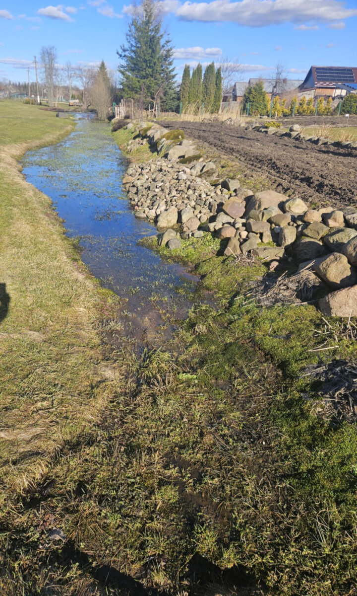 Gel­bės skęs­tan­čius so­dus ir ge­rins me­lio­ra­ci­jos sta­ti­nių būk­lę Al­ko kai­me