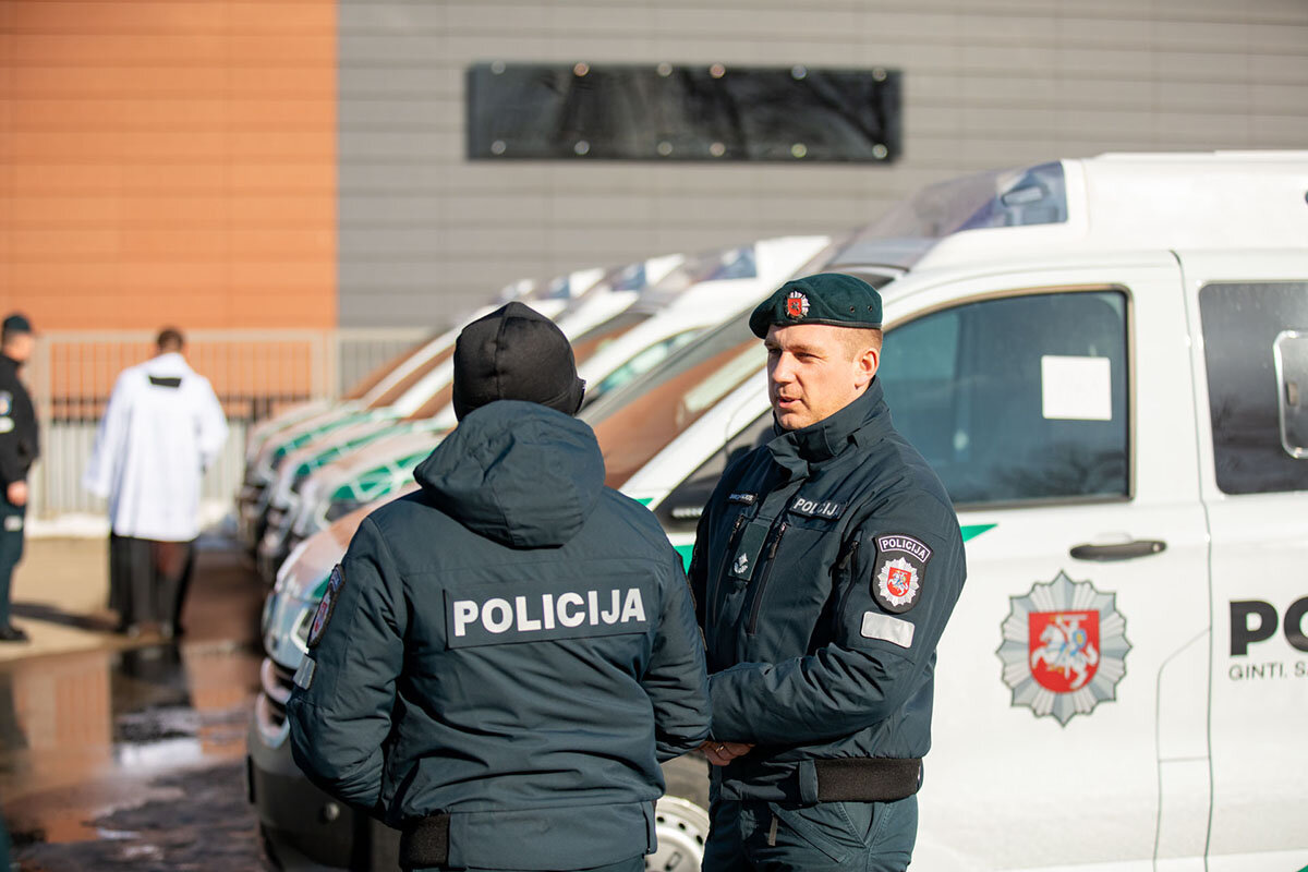 Plun­gės ra­jo­no po­li­ci­jos ko­mi­sa­ria­tui – 5 nau­ji au­to­mo­bi­liai