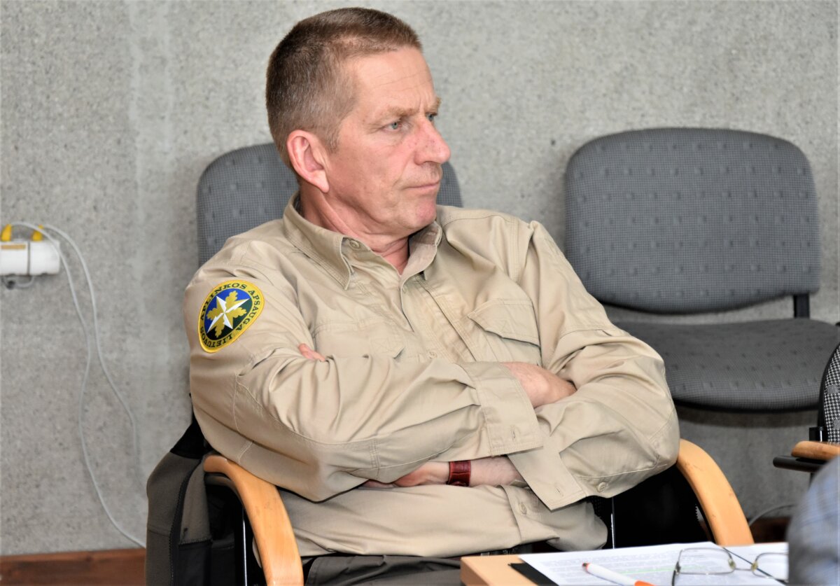 Spi­ri­tiz­mo sean­sas su po­li­ti­kos prie­sko­niu