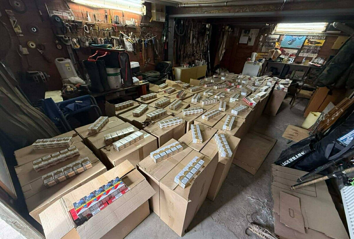 Ūkiniame pastate rasta 32 tūkst. pakelių cigarečių