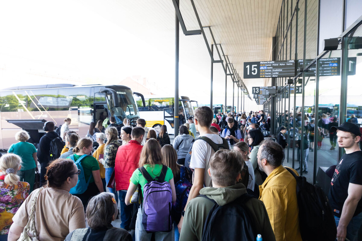 Keleivių vežėjai prašo ir autobusų bilietams taikyti 50 proc. kompensaciją