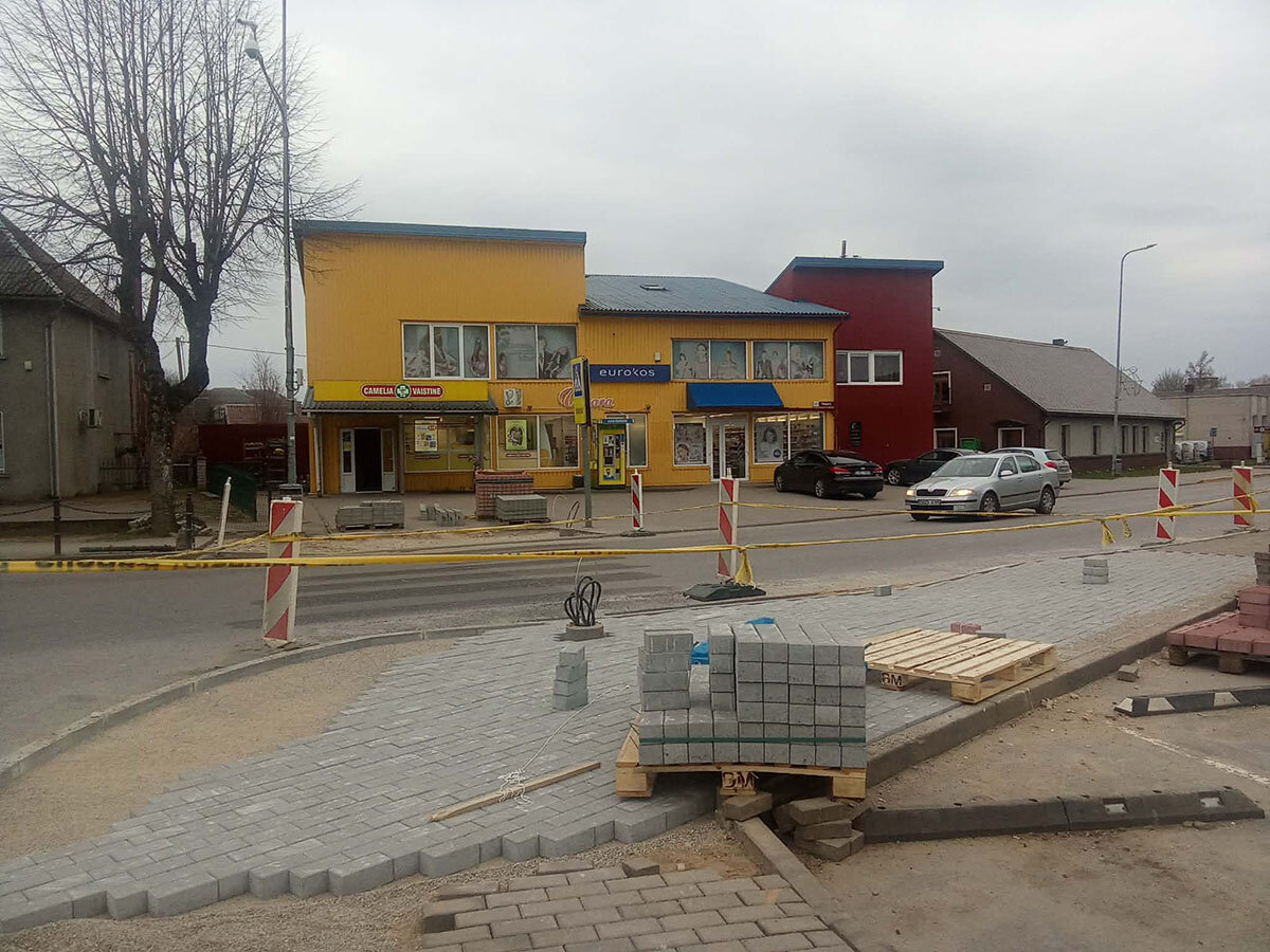 Rie­ta­ve pės­čių­jų pe­rė­jos taps mo­der­nes­nės ir sau­ges­nės