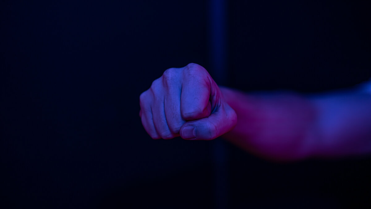 Va­ka­rą res­to­ba­re vai­ni­ka­vo ag­re­si­jos pro­trū­kis